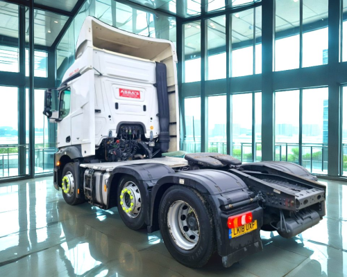 Rear View – Mercedes Actros 2543