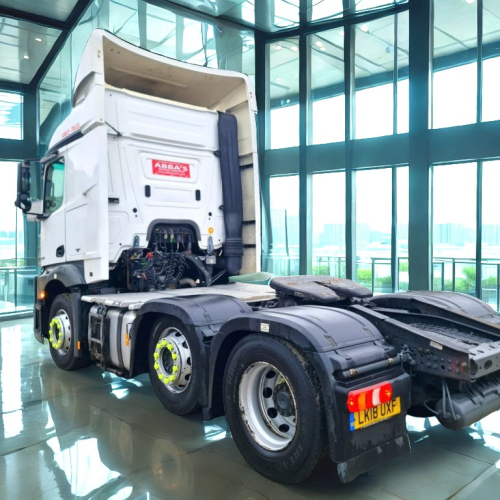 Rear View – Mercedes Actros 2543